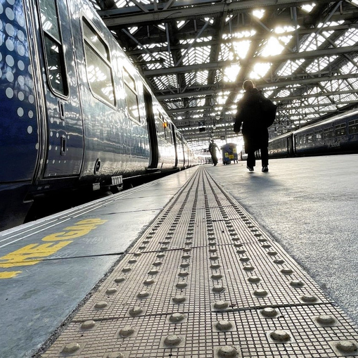 πλατφόρμα τρένου